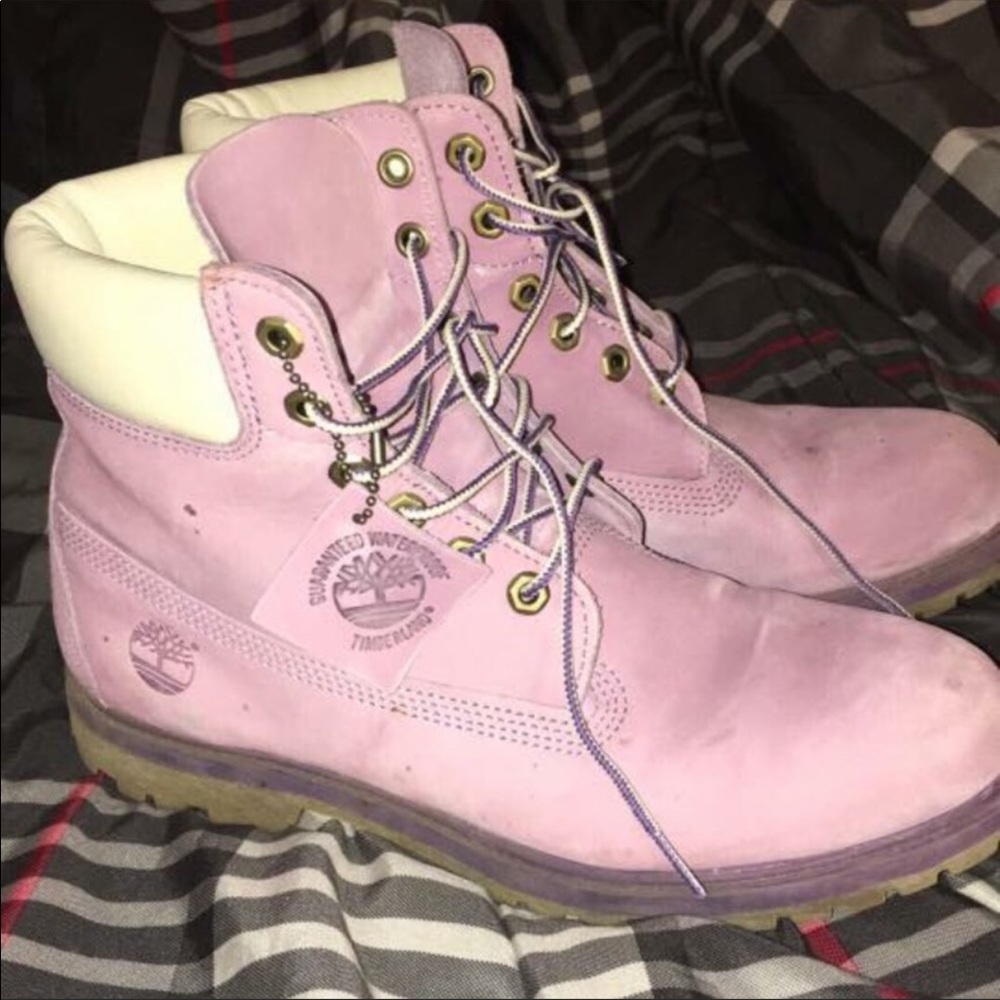 W10 Pink Timberlands 😋
